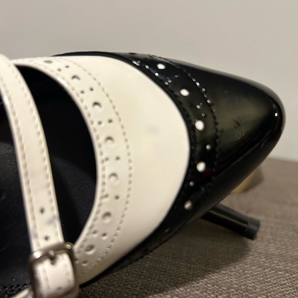 White House Black Market “Madrid” Heels - Picture 7 of 10